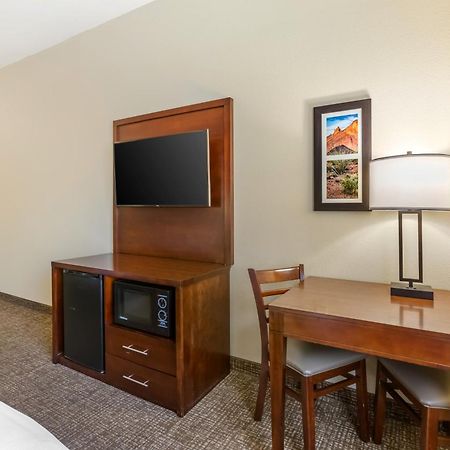 Comfort Inn And Suites Yuma I-8 Exterior foto