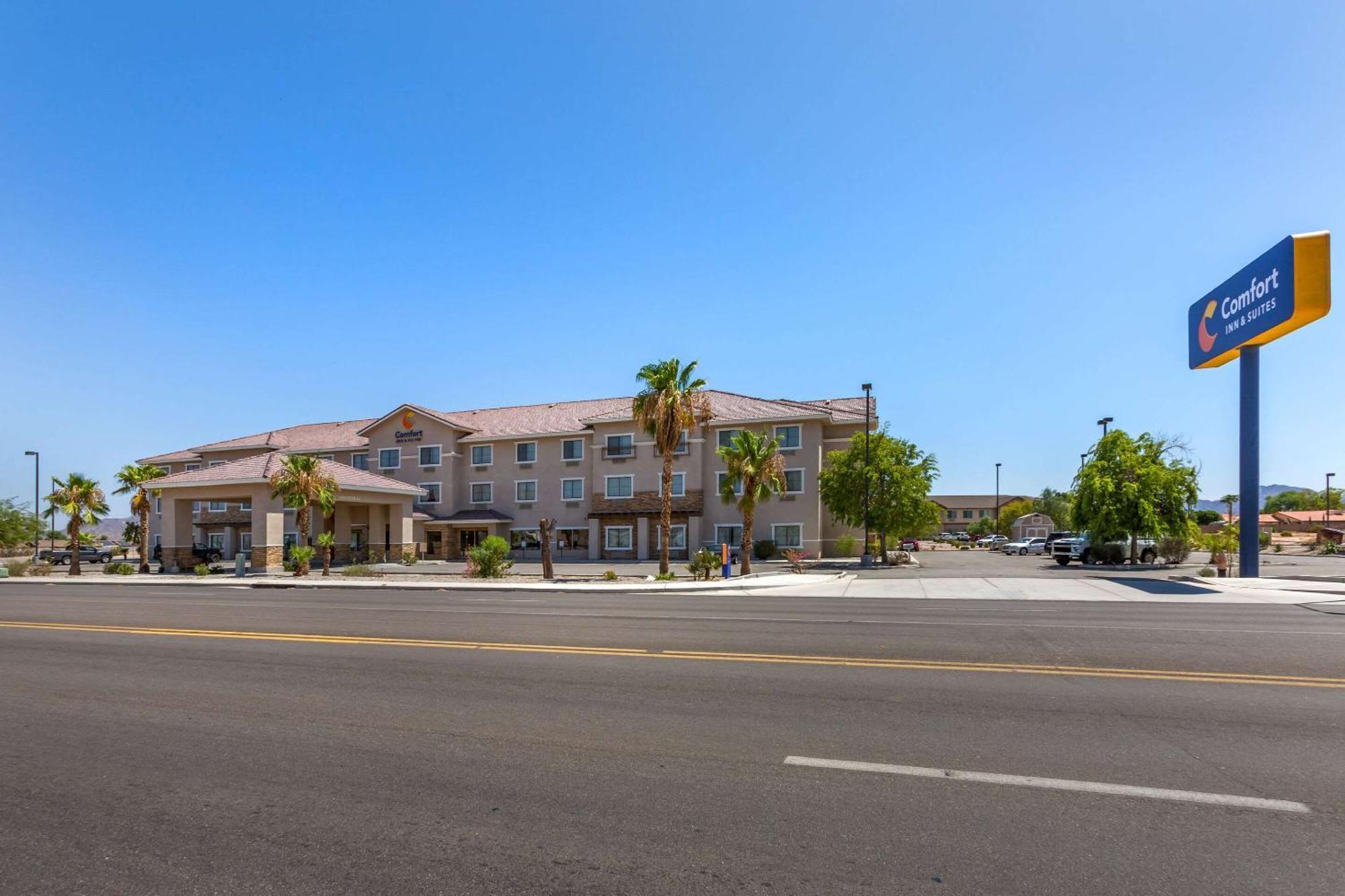 Comfort Inn And Suites Yuma I-8 Exterior foto